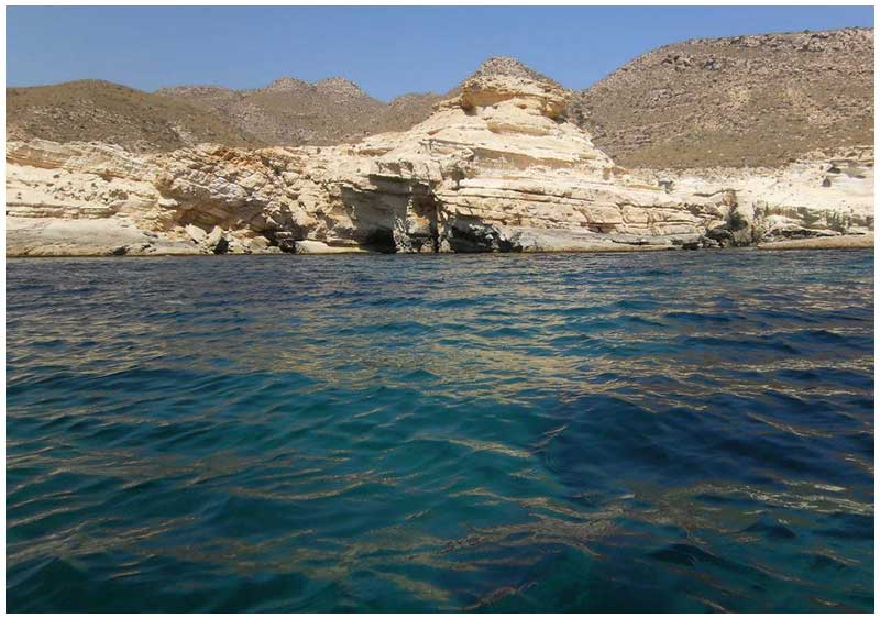 Navegando hacia el Playazo.  Paseos en barco cabo de Gata